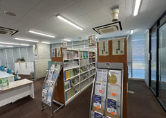 就職支援室 教員採用試験過去問収容・貸出